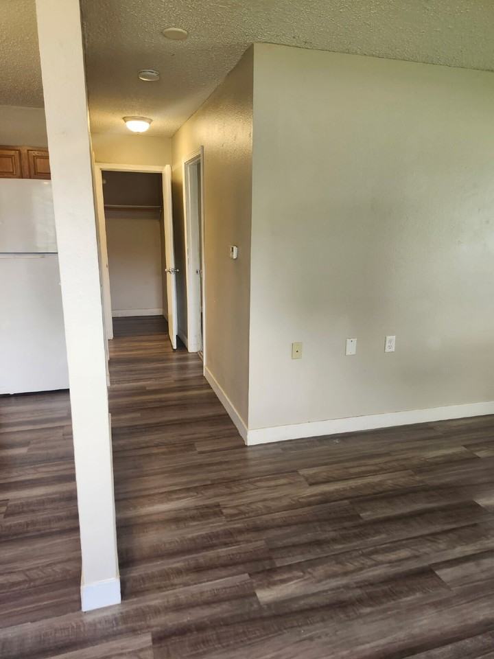 102 8th Ave Nw #01D - Photo 5 of 5