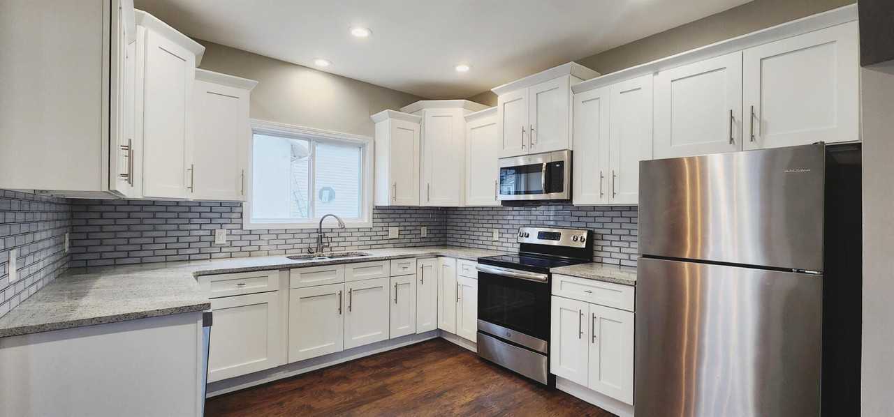 514 Ivanhoe Pl - Photo 6 of 10