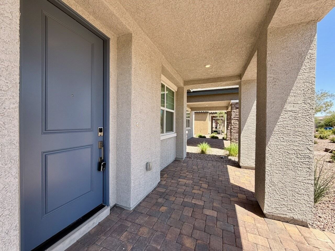 802 Royal Beekman St - Photo 4 of 50