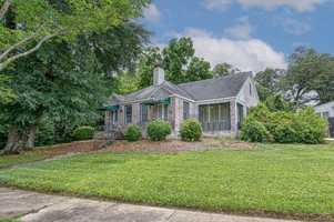 featured image of 1521 Dixon Dr