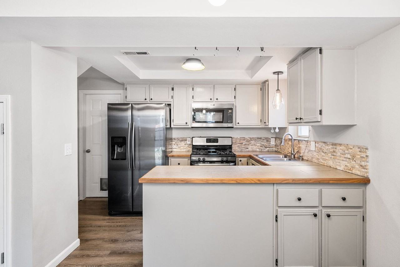 1801 Ne Purcell Blvd #11 - Photo 3 of 26