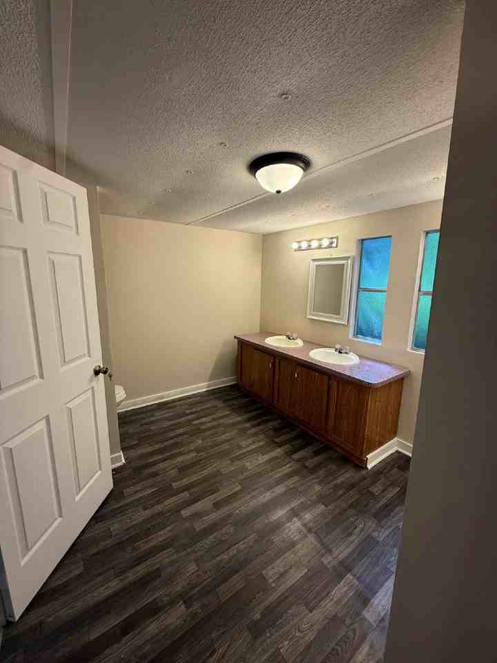 137 Barrington Dr - Photo 6 of 14