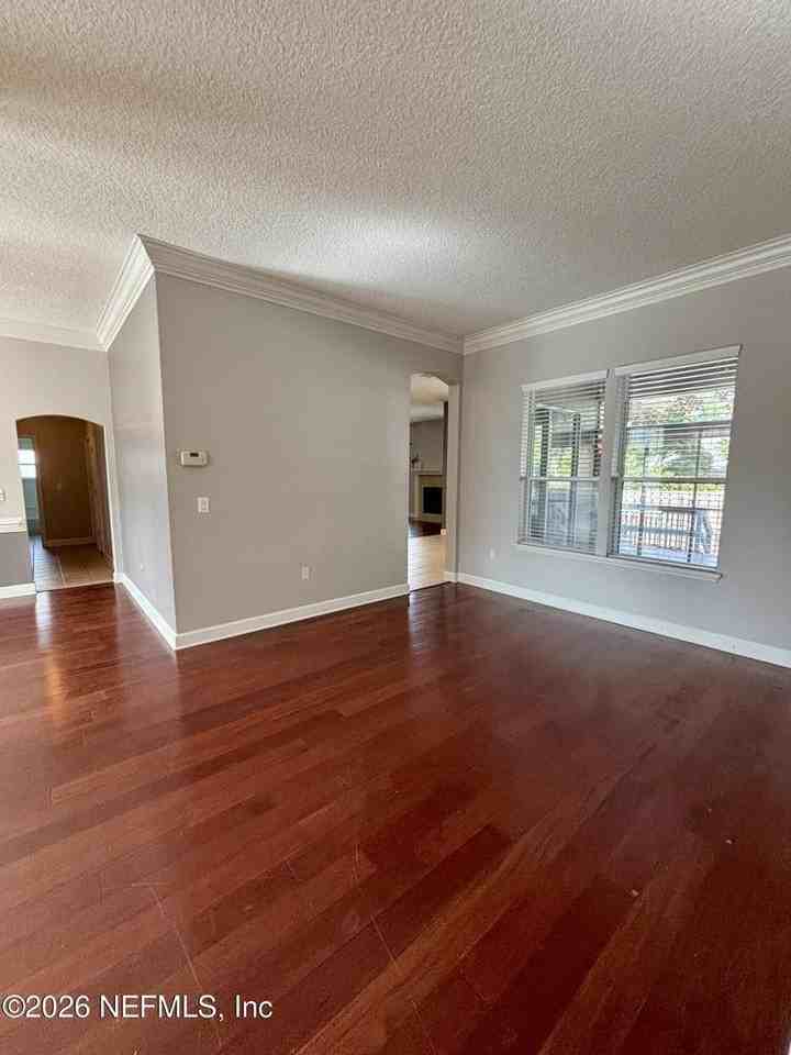 11827 Crusselle Dr - Photo 4 of 34