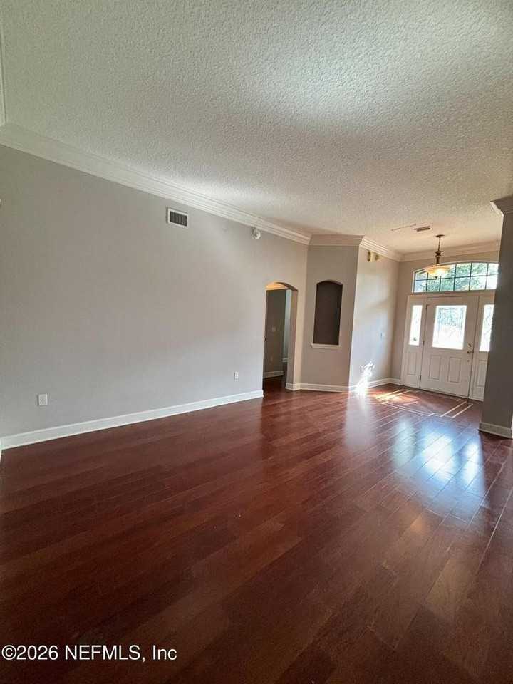 11827 Crusselle Dr - Photo 5 of 34