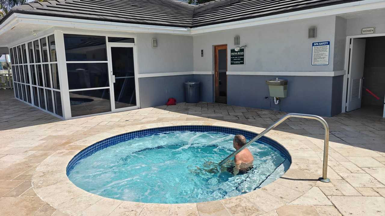 8610 Swstreet #203 - Photo 3 of 20