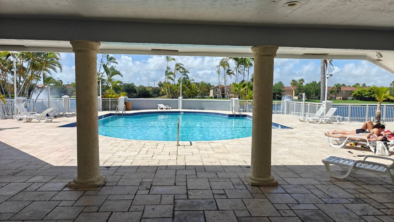 8610 Swstreet #203 - Photo 4 of 20