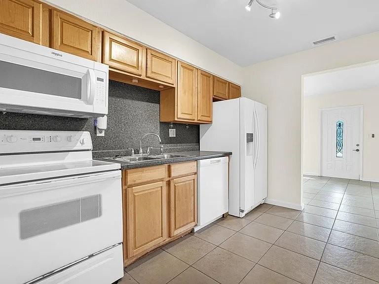 261 Ne 45th St