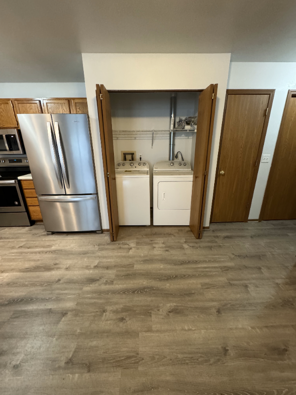 815 Rockingham Ct - Photo 3 of 10