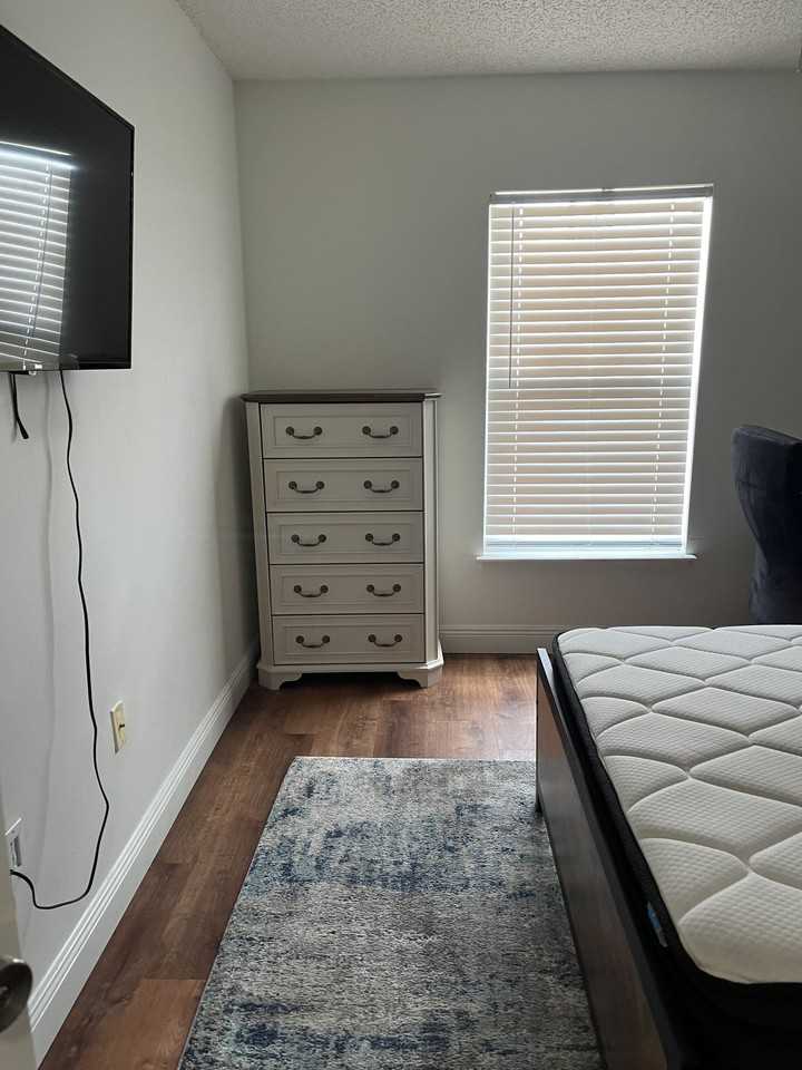 1592 Ortega Ave - Photo 2 of 7