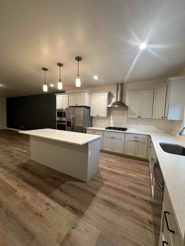 615 E St - Photo 3 of 21