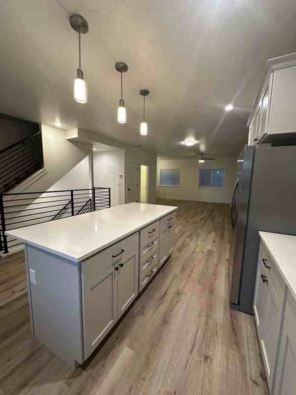 615 E St - Photo 6 of 21
