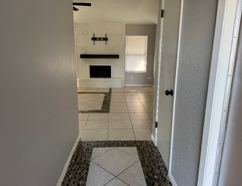 837 Orleans Dr - Photo 2 of 17