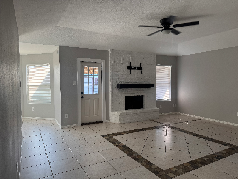837 Orleans Dr - Photo 3 of 17