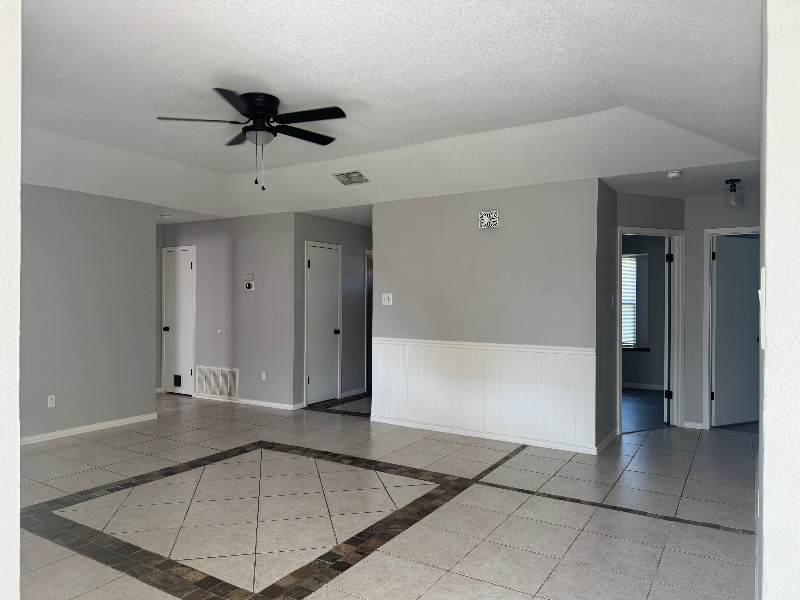 837 Orleans Dr - Photo 4 of 17