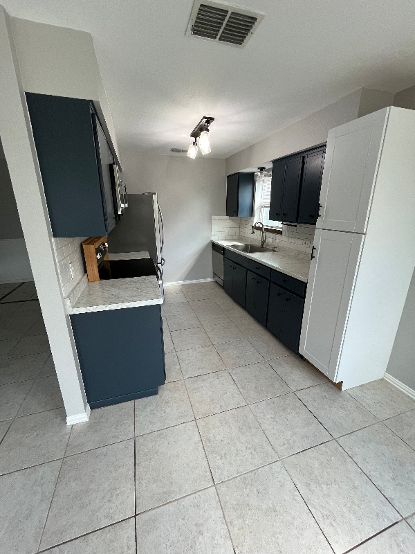 837 Orleans Dr - Photo 7 of 17