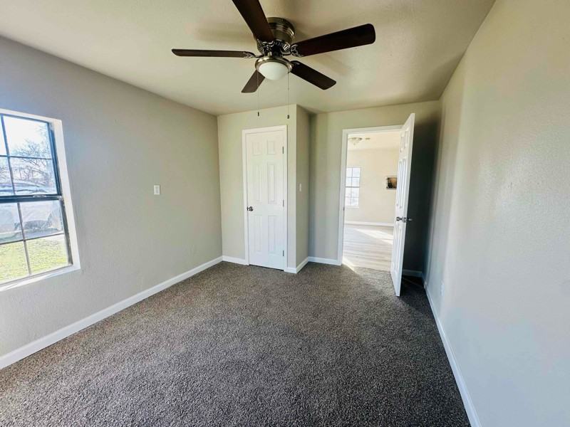 412 Nw 3rd St - Photo 6 of 8