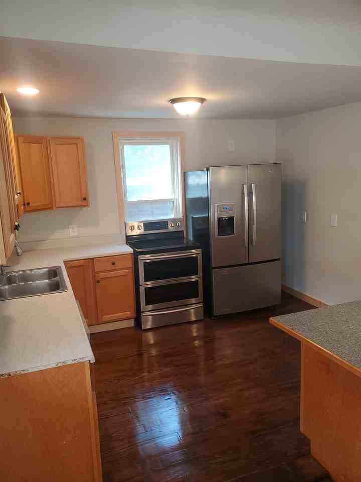 106 Hampshire St #1 - Photo 5 of 8