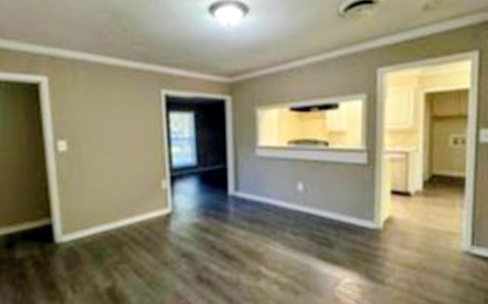 1011 Fairway St - Photo 2 of 8