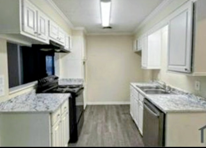 1011 Fairway St - Photo 5 of 8