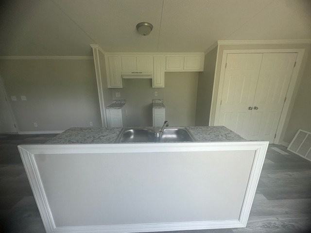 1410 Elias Ln - Photo 2 of 9