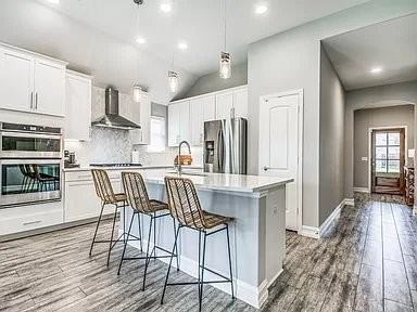 6516 Cedarhurst Ct - Photo 3 of 20