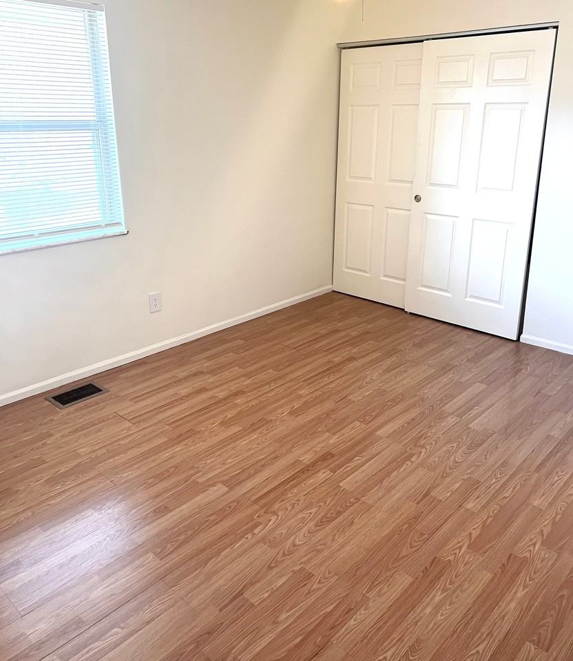 920 N Benton Ave #918 - Photo 7 of 9