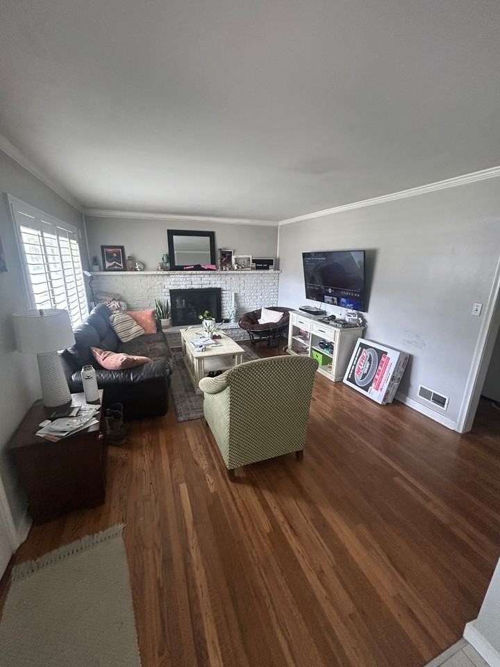 2854 S Imperial St - Photo 4 of 7