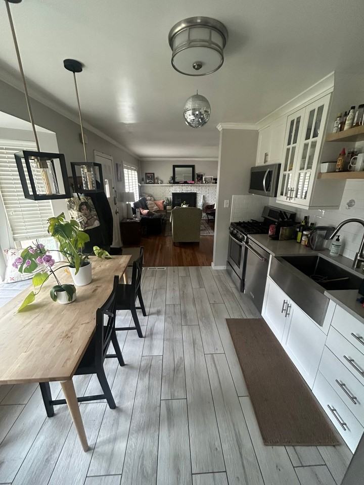 2854 S Imperial St - Photo 5 of 7