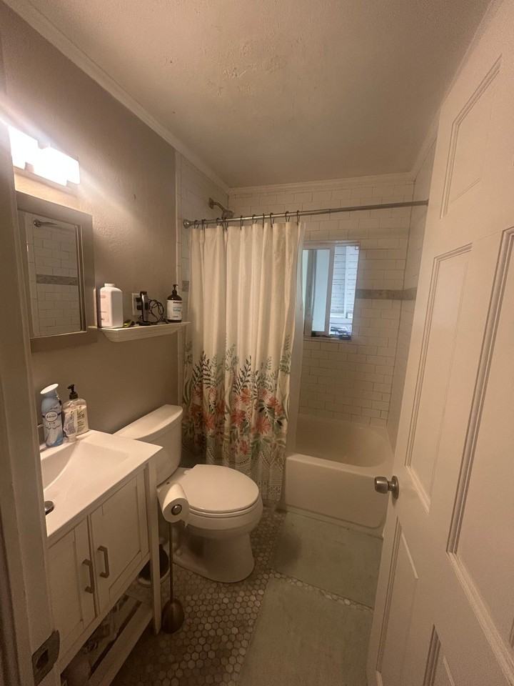2854 S Imperial St - Photo 6 of 7