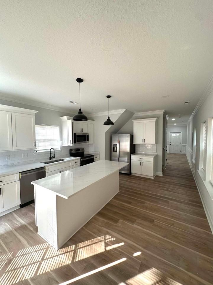 802 Westwood Ave - Photo 3 of 11