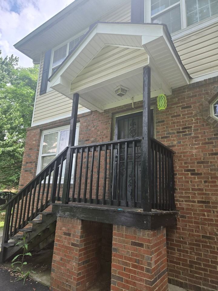 492 Pierce Ave Nw #A - Photo 2 of 20