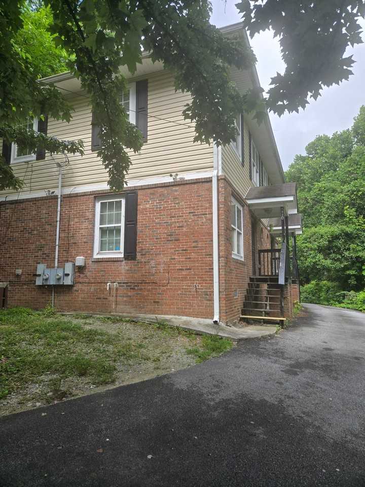 492 Pierce Ave Nw #A - Photo 3 of 20