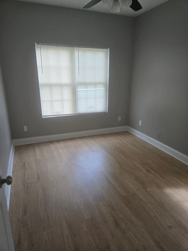 492 Pierce Ave Nw #A - Photo 7 of 20