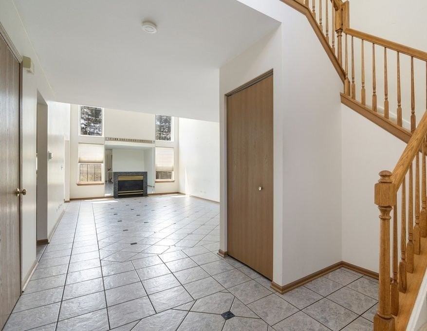 615 Arrowwood Ct - Photo 2 of 14