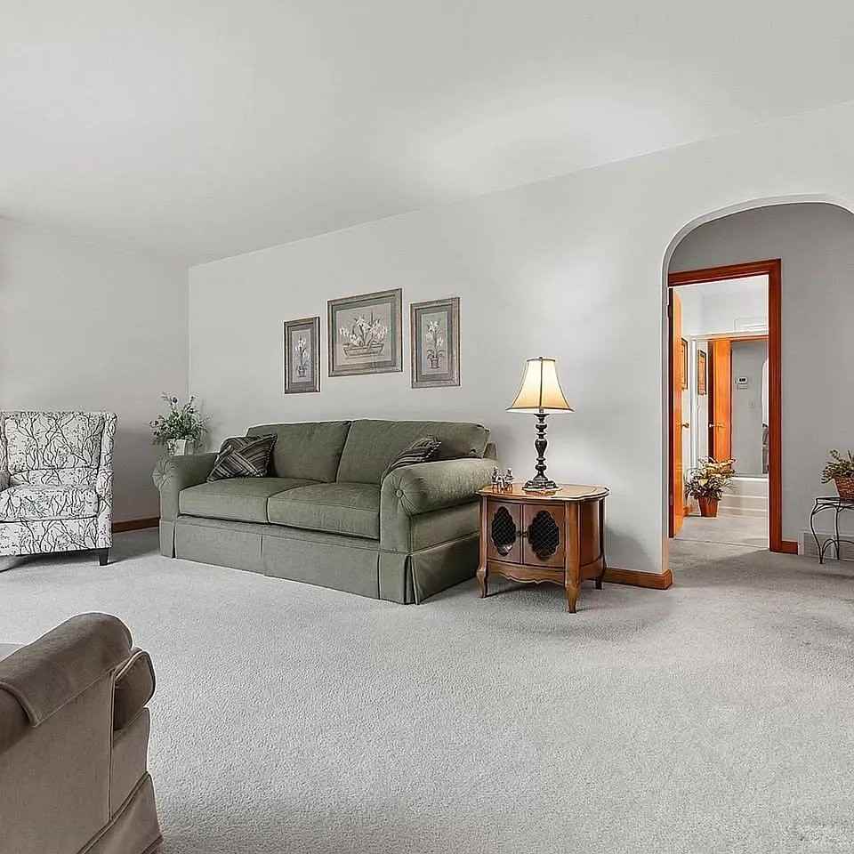 1586 Edison St - Photo 2 of 6