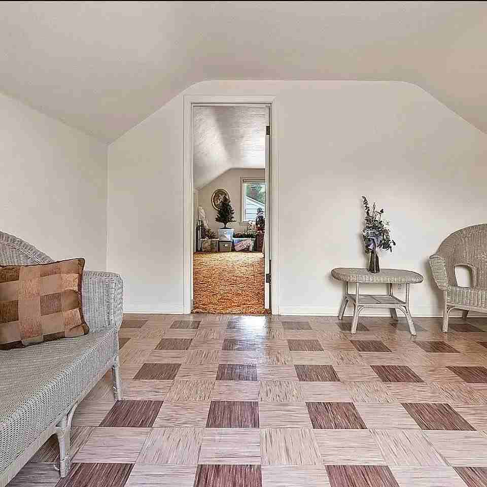 1586 Edison St - Photo 4 of 6