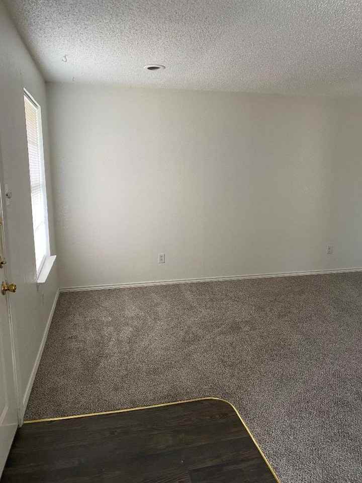 718 Lariat Ln #D - Photo 2 of 8