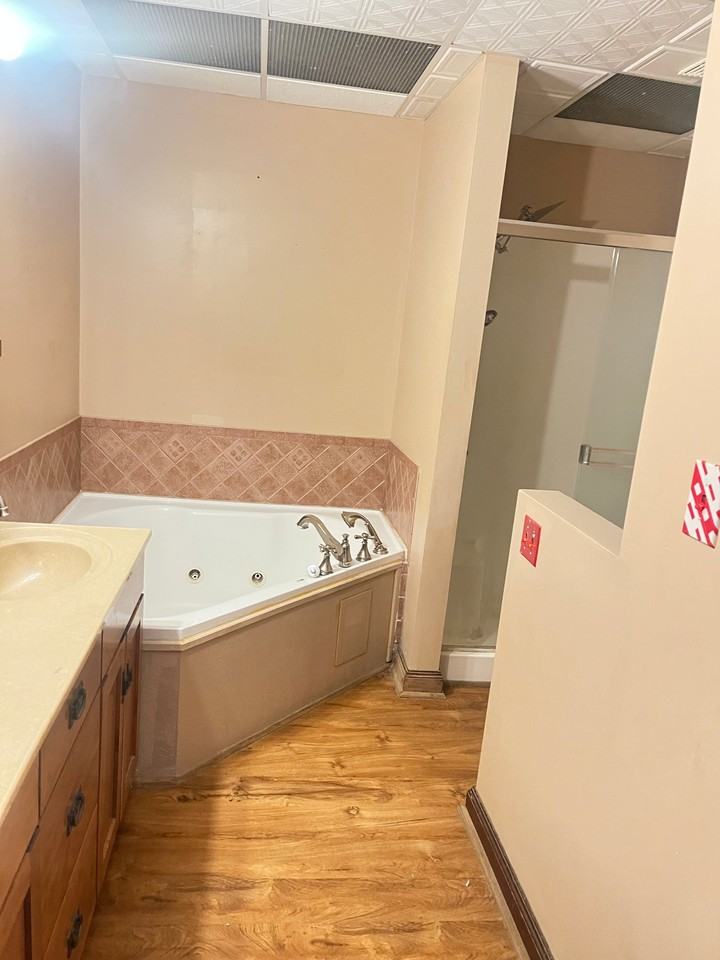 408 Delaware St - Photo 4 of 9