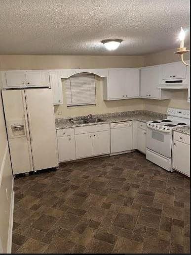 14 Cantrell St - Photo 4 of 9