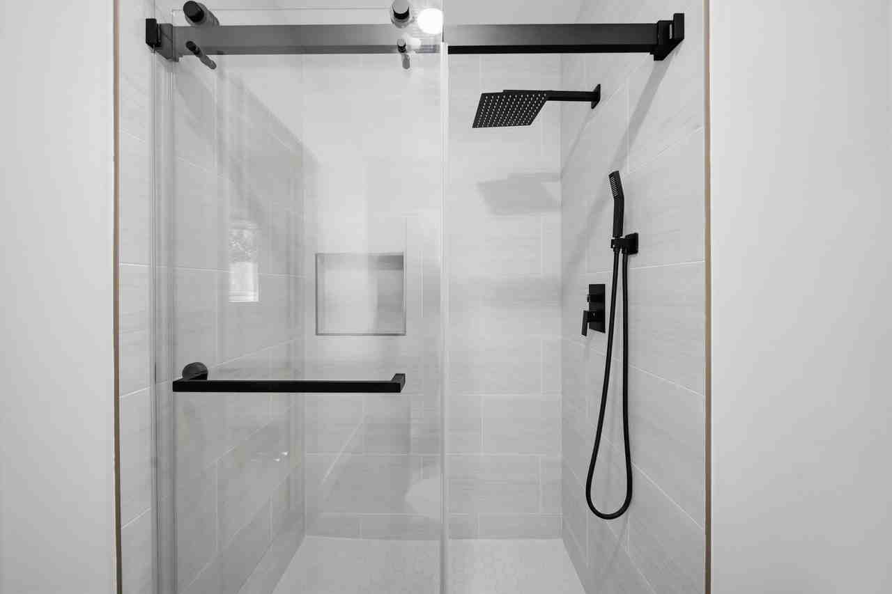 3423 Caroline Ave #3 - Photo 7 of 11