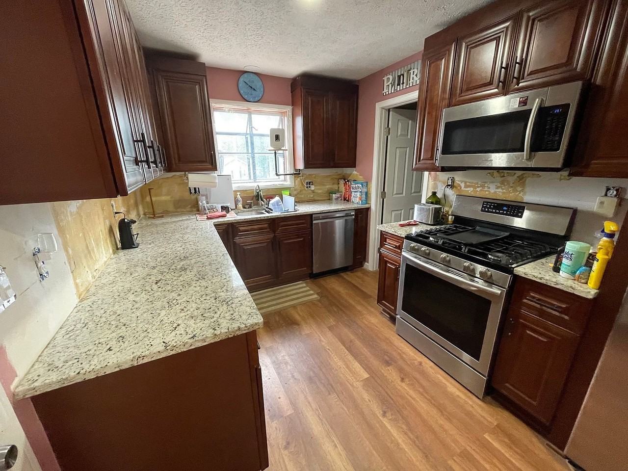 3755 Station Dr Nw - Photo 3 of 6