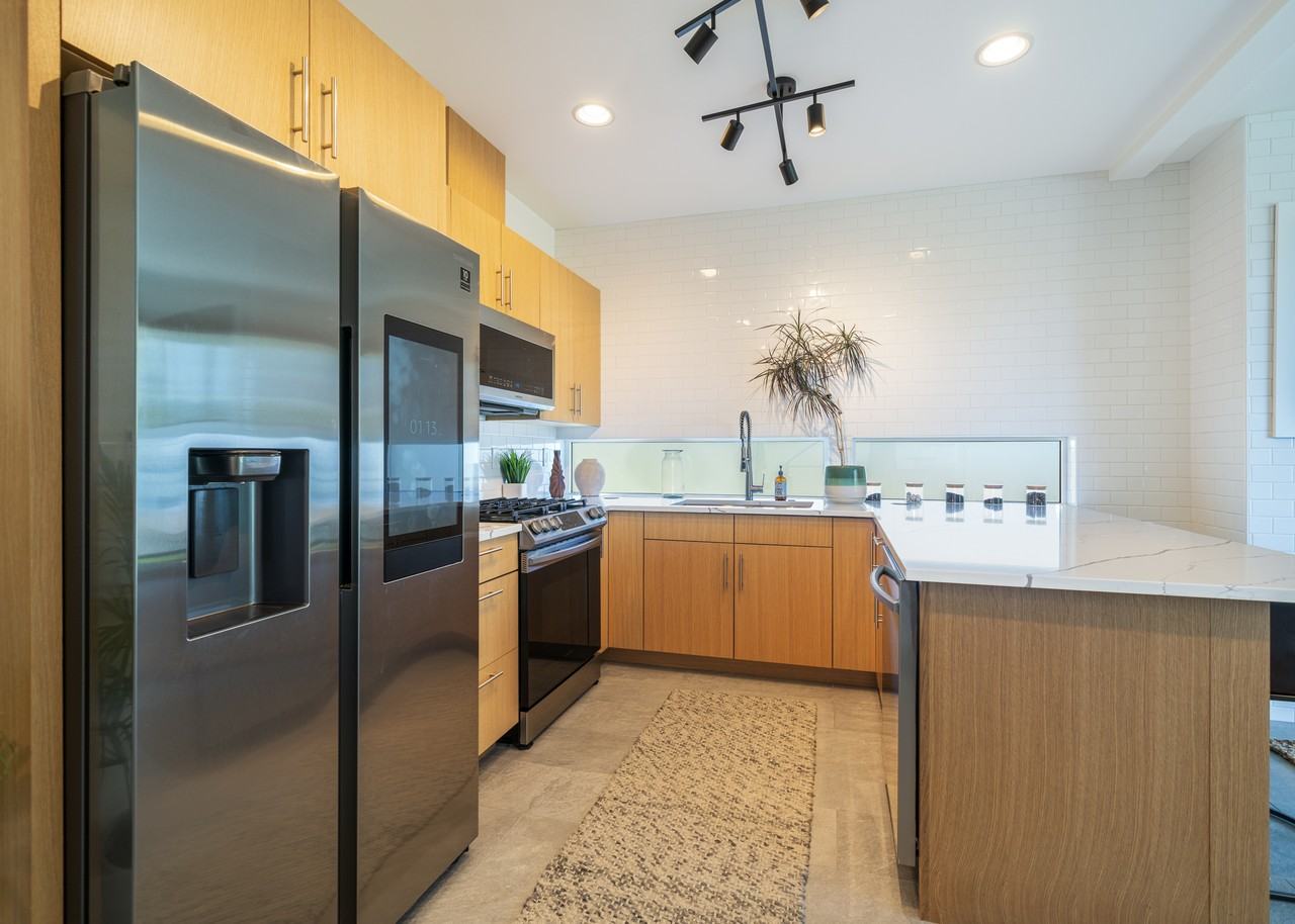 500 Surry Rd #B - Photo 3 of 9