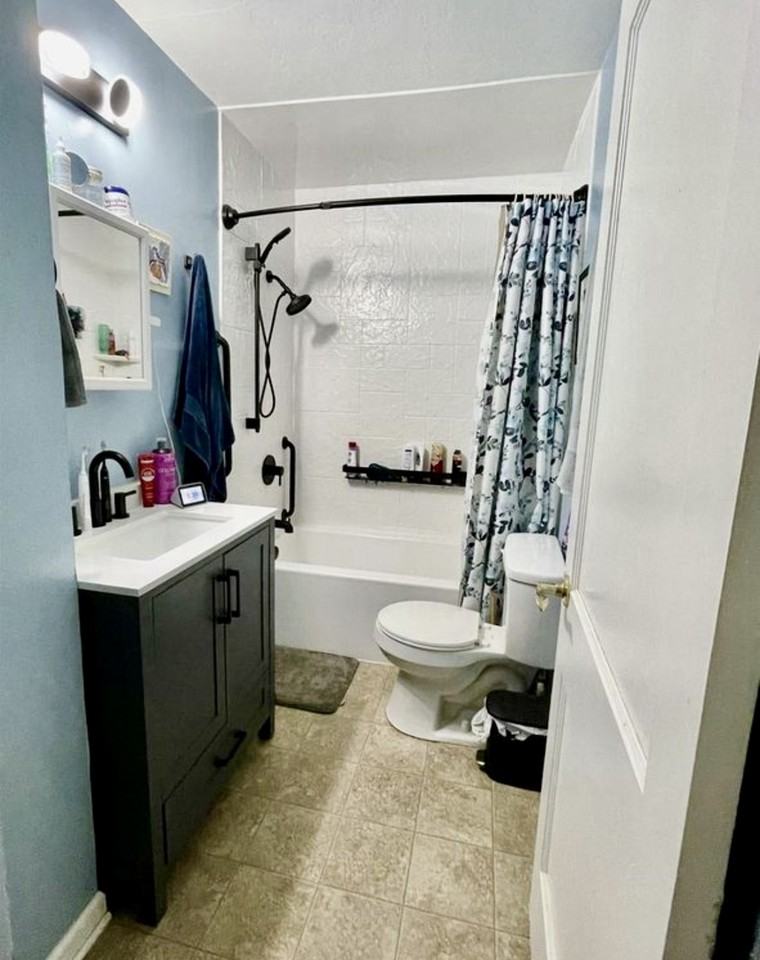 1820 Fisher St #5 - Photo 4 of 7