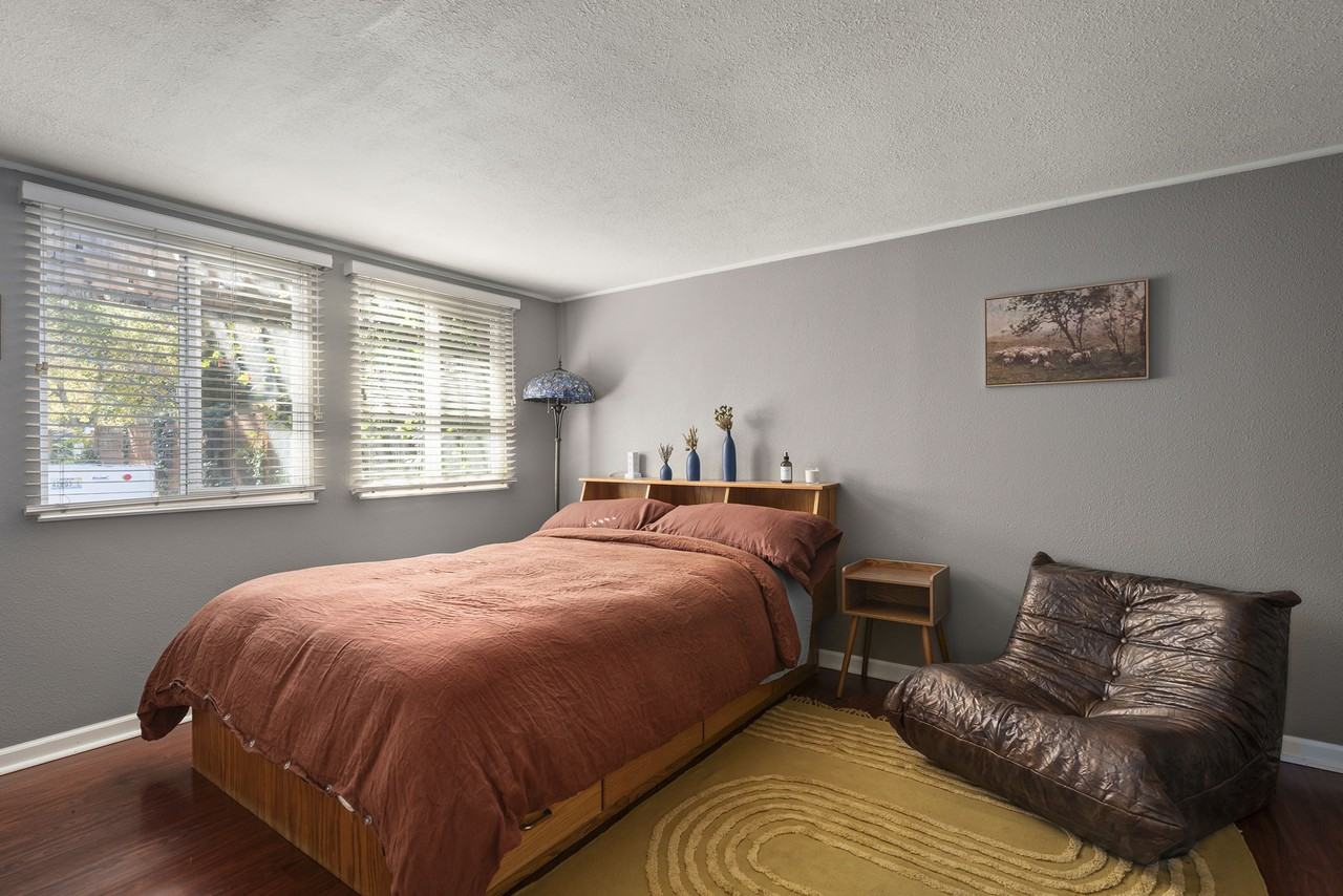 641 1/2 Saint Lawrence Ave #NA - Photo 5 of 21