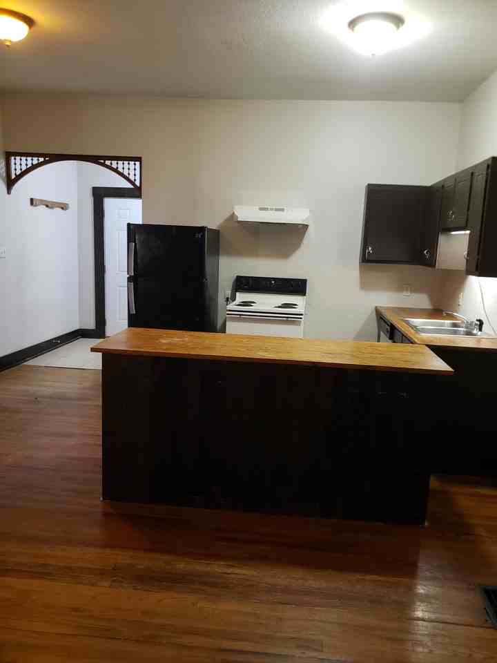 1422 Coker Ave #2 - Photo 5 of 19