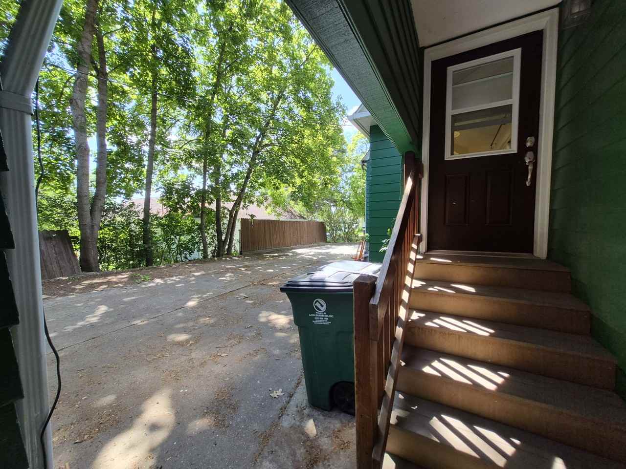 1122 E 6th St #NA - Photo 2 of 37