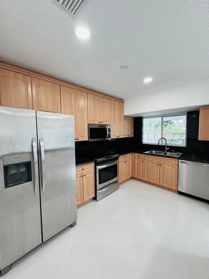 1200 Sw 12th Ter #NA - Photo 5 of 16