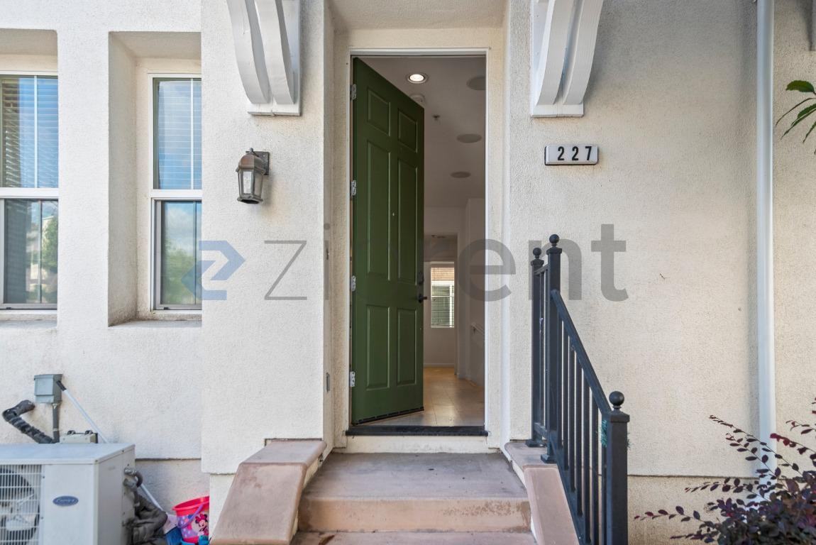 227 Parc Place Dr - Photo 5 of 23