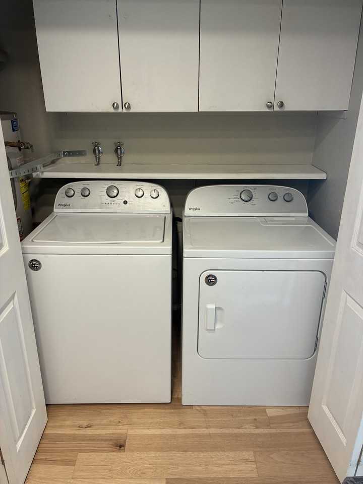 100 Simon St #17 - Photo 3 of 9