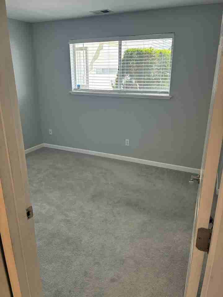100 Simon St #17 - Photo 6 of 9
